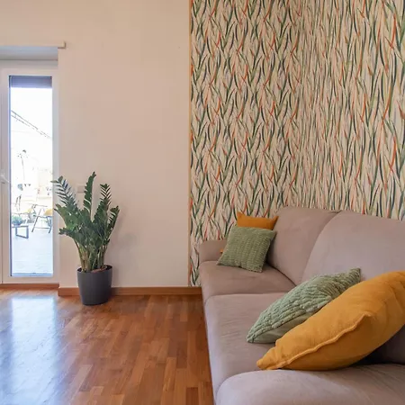 Eagle Nest Πανσιόν 4*