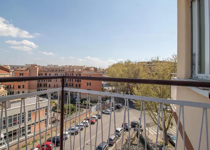 Eagle Nest بيت ضيافة 4*